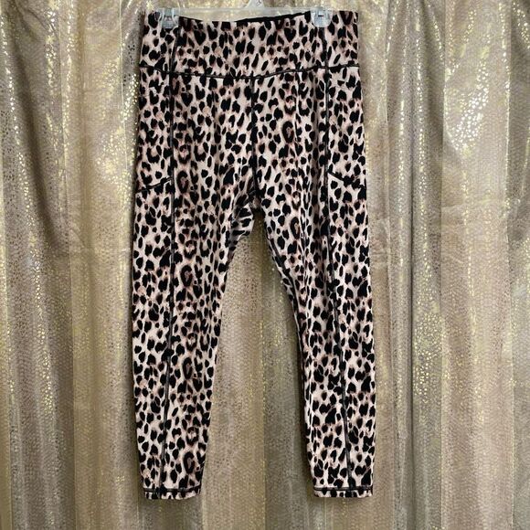 Victoria's Secret Pants - Victoria Secret Incredible Essential Legging Leopard Print 7/8 Length Size 14